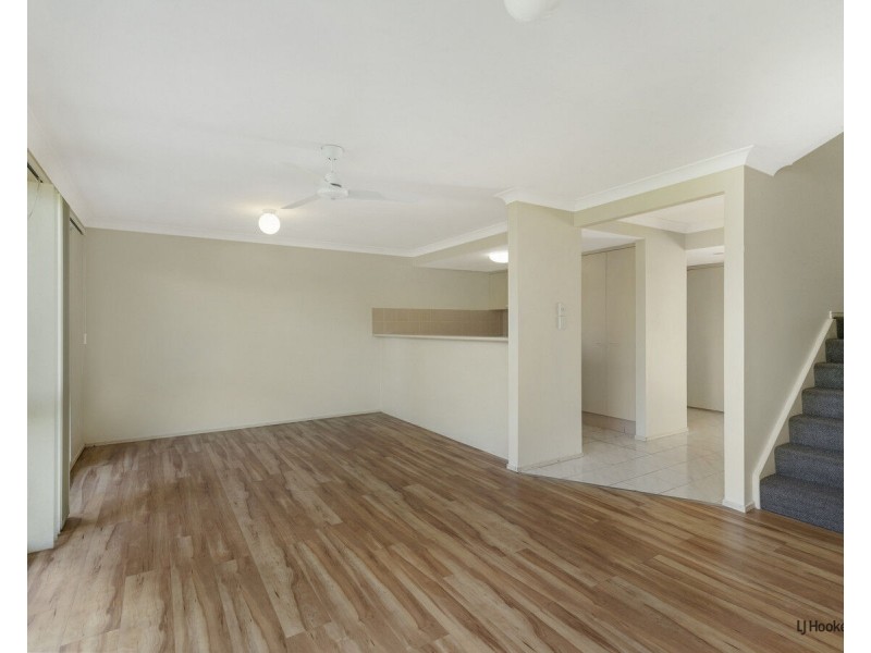 2/9-15 Harrier Drive, Burleigh Waters QLD 4220