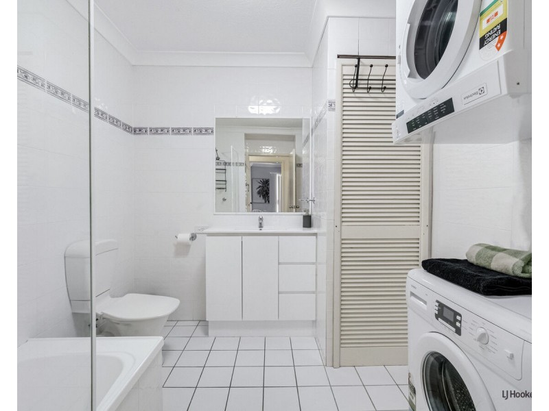 2/29-31A Dixon Street, Coolangatta QLD 4225