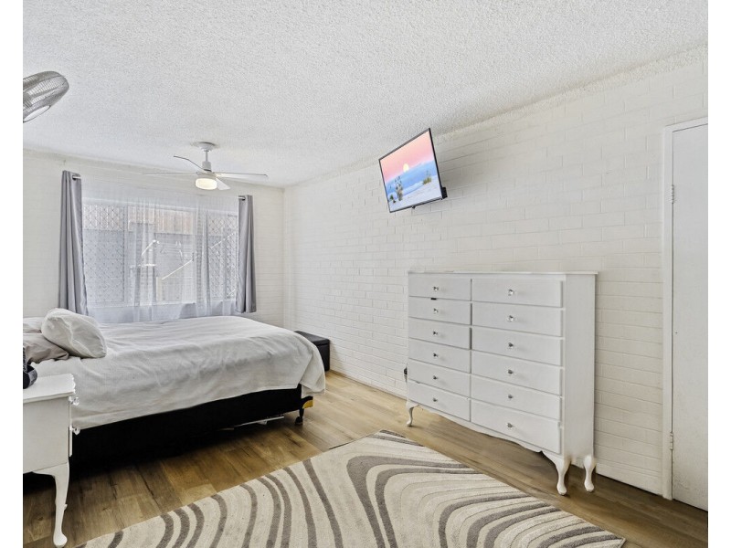 4/1947 Gold Coast Highway, Burleigh Heads QLD 4220