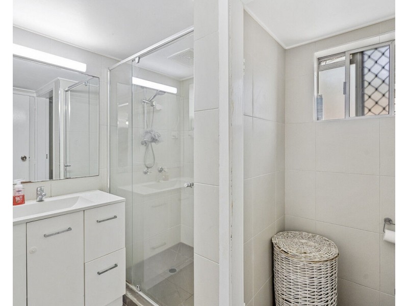 4/1947 Gold Coast Highway, Burleigh Heads QLD 4220