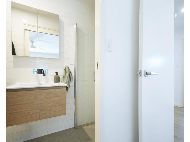 171 K P McGrath Drive, Elanora QLD 4221