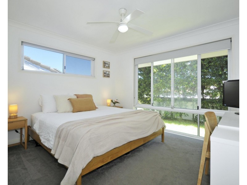 171 K P McGrath Drive, Elanora QLD 4221