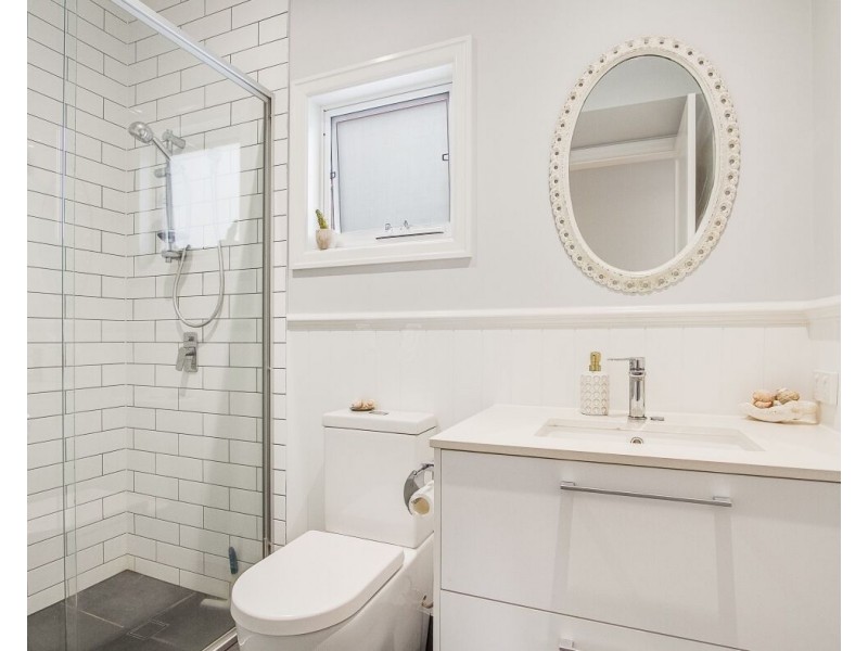 16 Tweed Street, Coolangatta QLD 4225