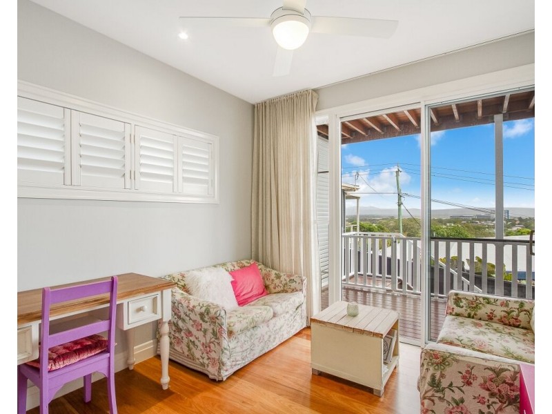 16 Tweed Street, Coolangatta QLD 4225