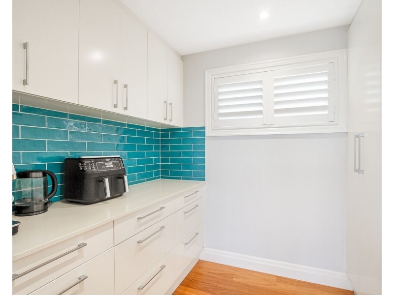 16 Tweed Street, Coolangatta QLD 4225