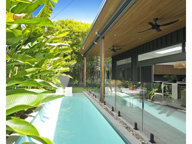 14 Morotai Avenue, Palm Beach QLD 4221