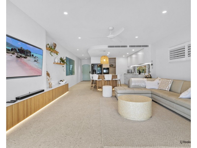 2/43 Murlong Crescent, Palm Beach QLD 4221