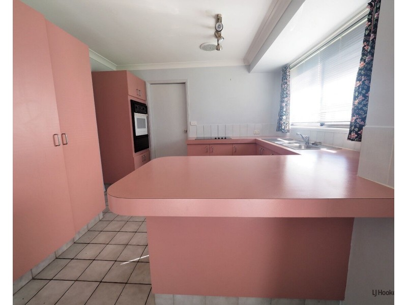 10 Balsa Street, Elanora QLD 4221