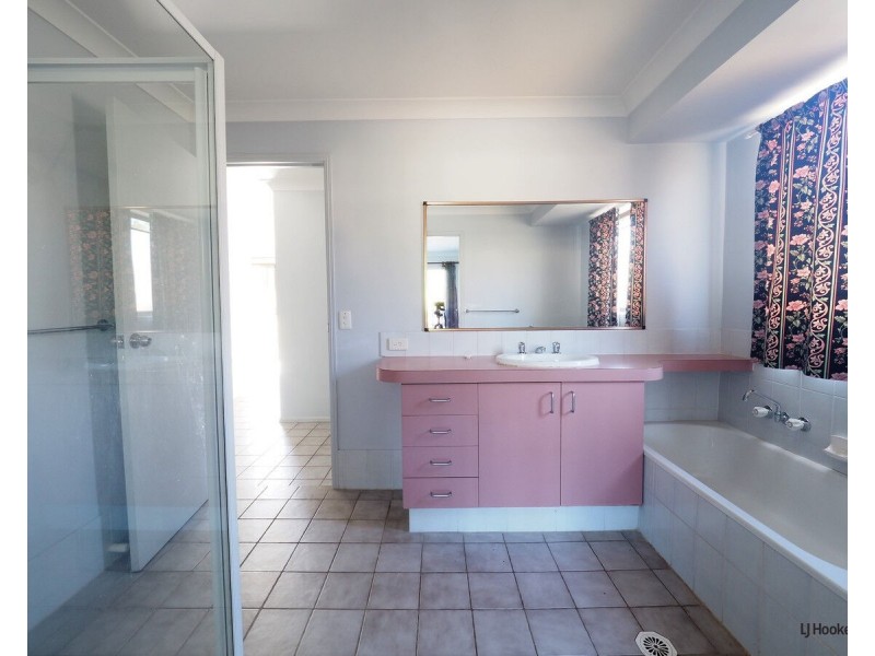 10 Balsa Street, Elanora QLD 4221