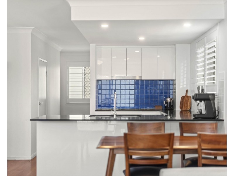 1/7 Orvieto Avenue, Mermaid Waters QLD 4218