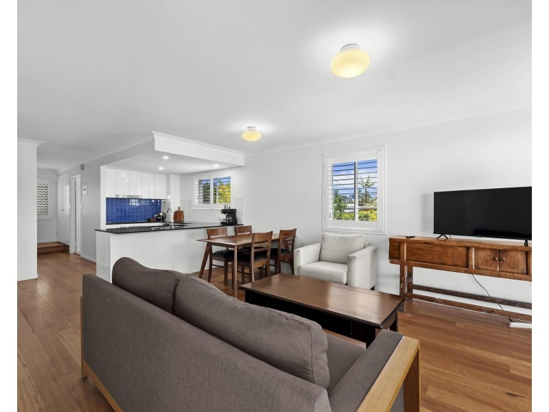 1/7 Orvieto Avenue, Mermaid Waters QLD 4218