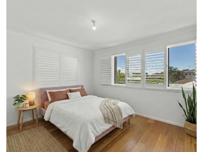 1/7 Orvieto Avenue, Mermaid Waters QLD 4218