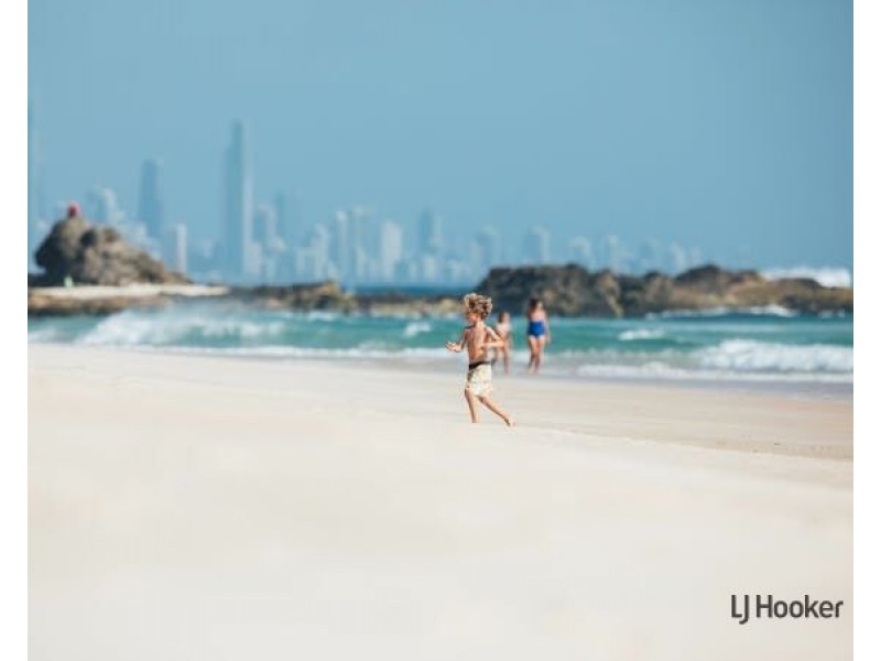 1/7 Orvieto Avenue, Mermaid Waters QLD 4218