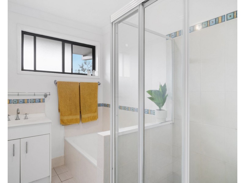 14 Kalmia Court, Elanora QLD 4221