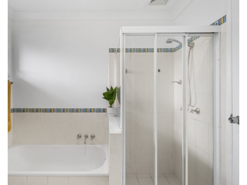 14 Kalmia Court, Elanora QLD 4221