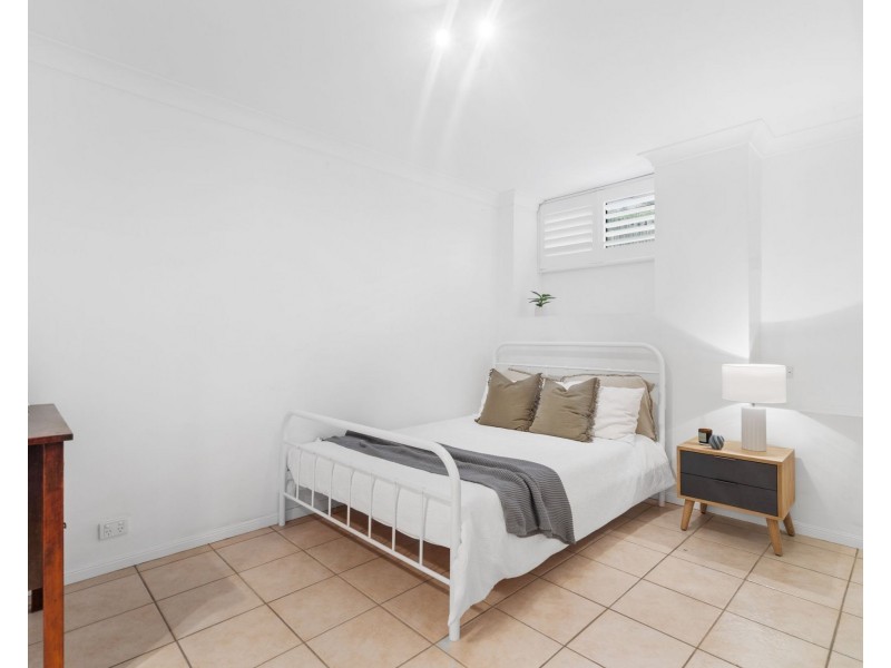 14 Kalmia Court, Elanora QLD 4221