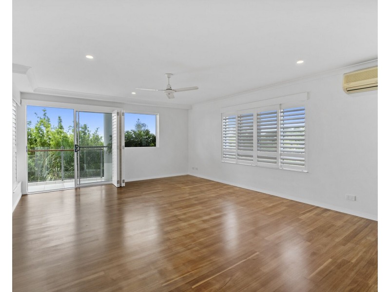 4/50-52 Rutledge Street, Coolangatta QLD 4225