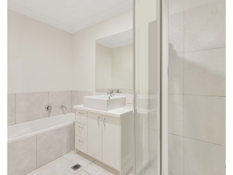 1/28 Fortune Street, Coomera QLD 4209