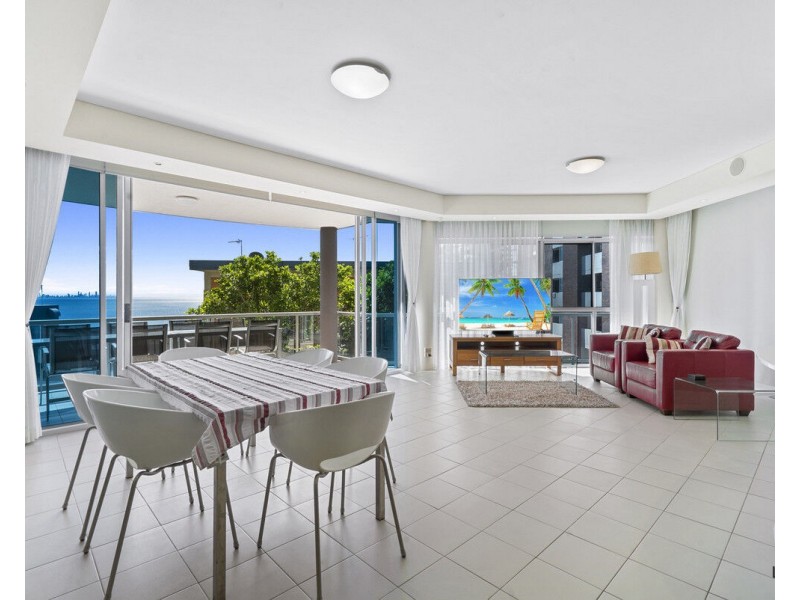 2/129-131 Musgrave Street, Coolangatta QLD 4225