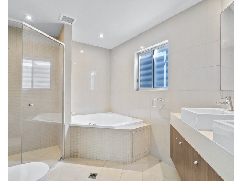 2/129-131 Musgrave Street, Coolangatta QLD 4225