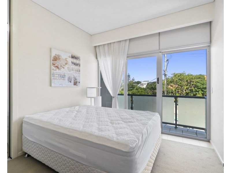 2/129-131 Musgrave Street, Coolangatta QLD 4225