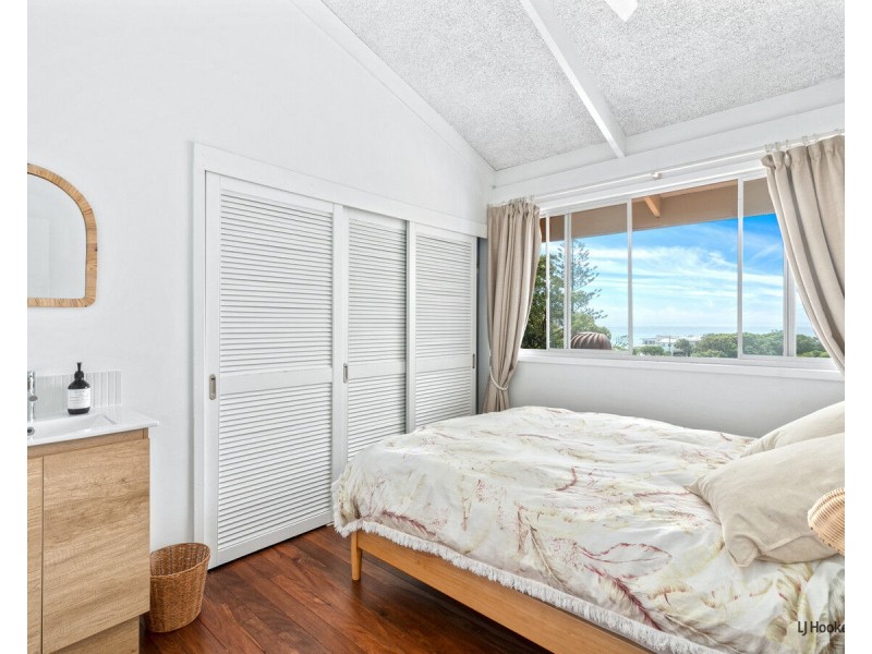 64 Woodgee Street, Currumbin QLD 4223