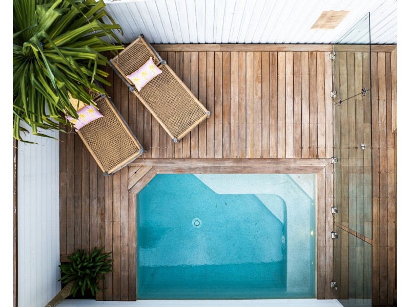 232 Jefferson Lane, Palm Beach QLD 4221