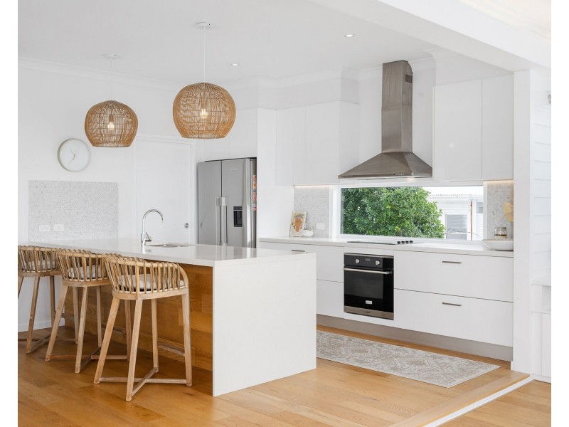 232 Jefferson Lane, Palm Beach QLD 4221