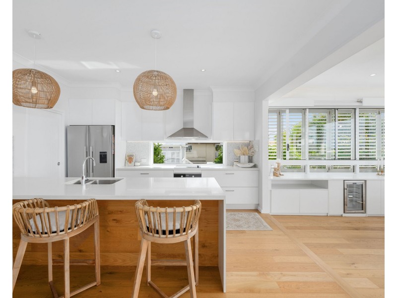 232 Jefferson Lane, Palm Beach QLD 4221