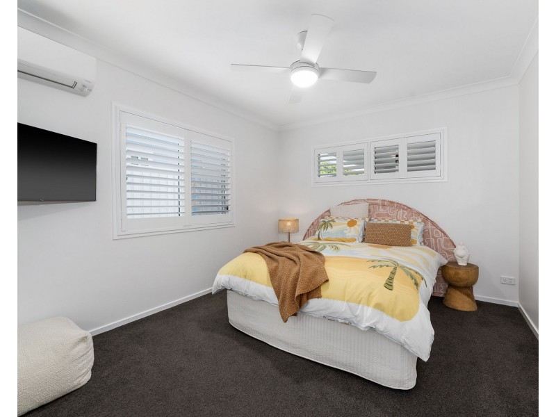 232 Jefferson Lane, Palm Beach QLD 4221