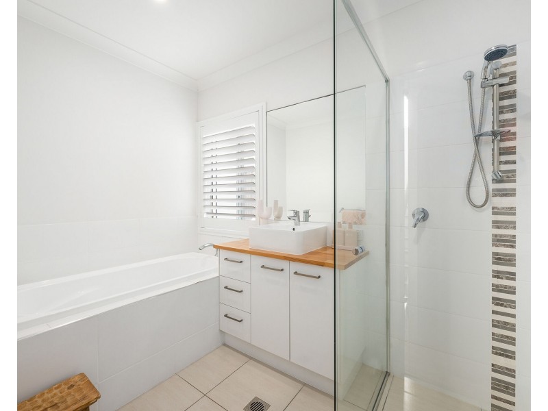 232 Jefferson Lane, Palm Beach QLD 4221