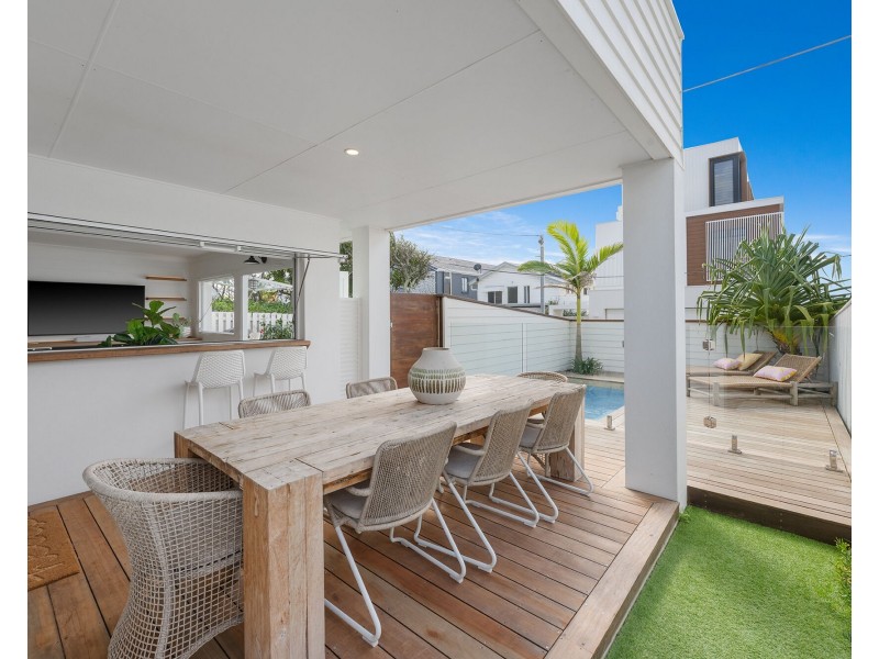 232 Jefferson Lane, Palm Beach QLD 4221