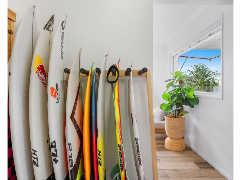 232 Jefferson Lane, Palm Beach QLD 4221