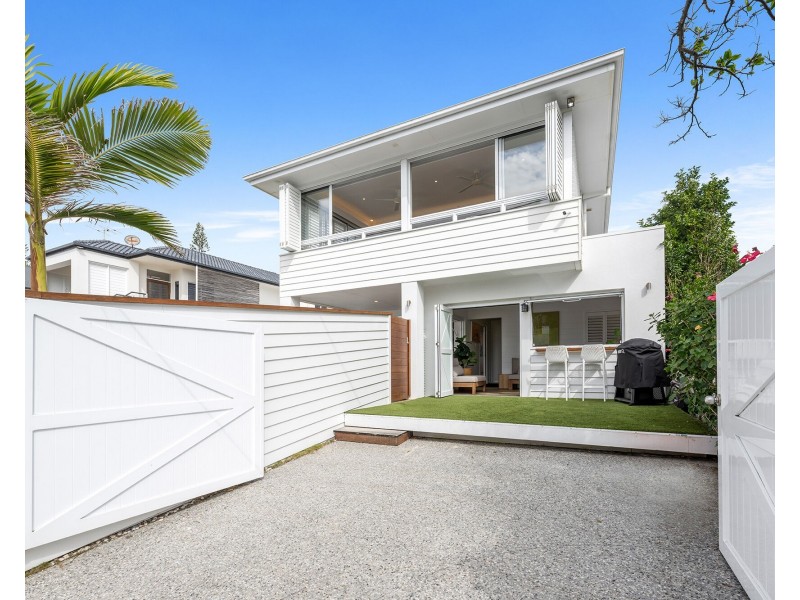 232 Jefferson Lane, Palm Beach QLD 4221