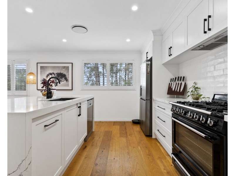 39 Darnel Street, Elanora QLD 4221