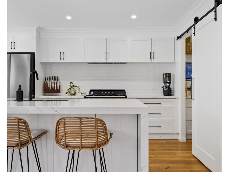 39 Darnel Street, Elanora QLD 4221