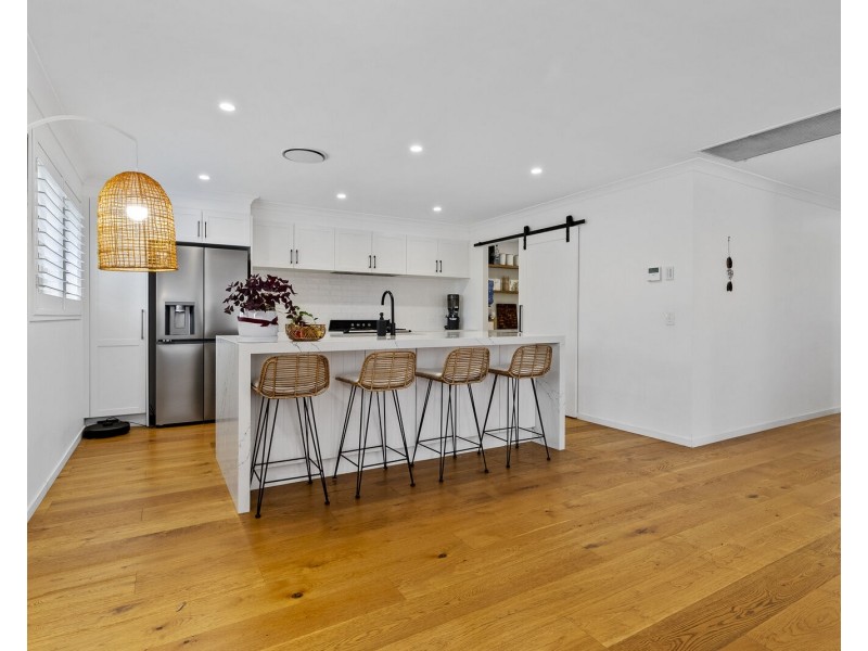 39 Darnel Street, Elanora QLD 4221