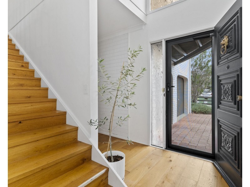 39 Darnel Street, Elanora QLD 4221