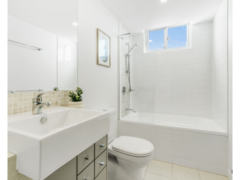 1601/10 Fifth Avenue, Palm Beach QLD 4221