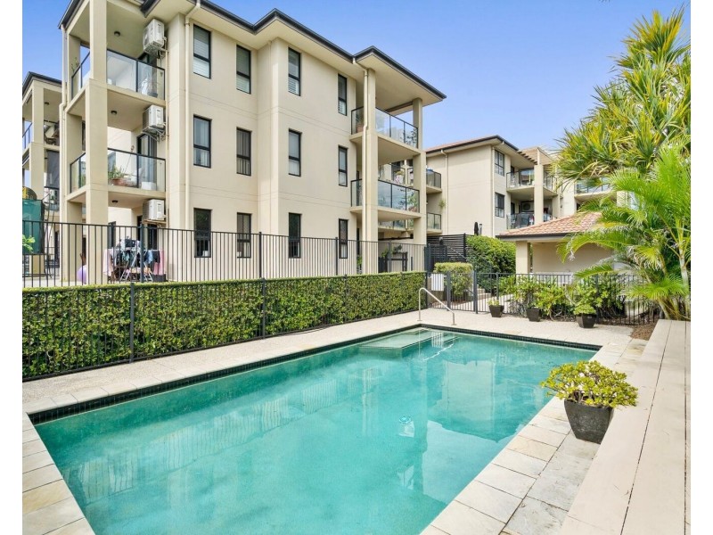 14/111-113 Golden Four Drive, Bilinga QLD 4225