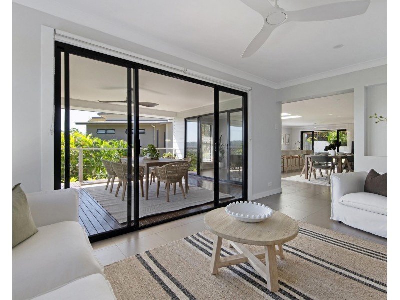 36 Sawtell Drive, Currumbin Waters QLD 4223