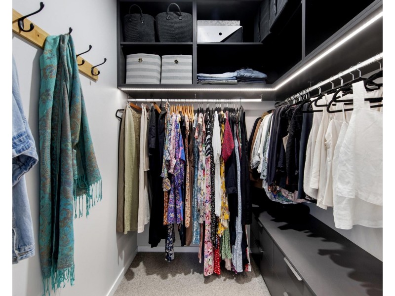 36 Sawtell Drive, Currumbin Waters QLD 4223