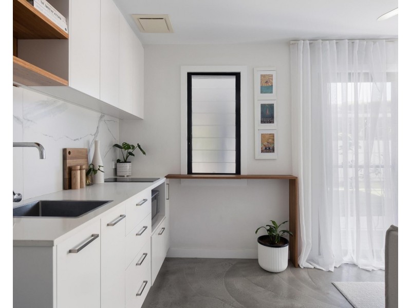 36 Sawtell Drive, Currumbin Waters QLD 4223