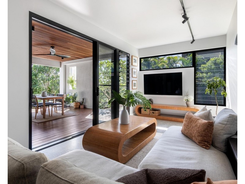 36 Sawtell Drive, Currumbin Waters QLD 4223