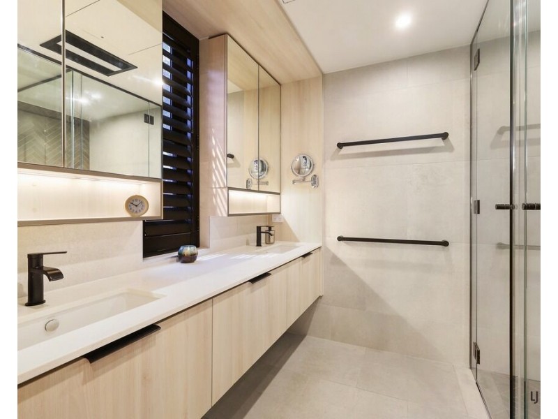 302/24 East Street, Burleigh Heads QLD 4220