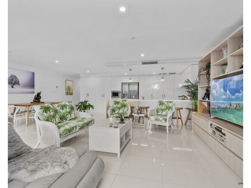 4/828 Pacific Parade, Currumbin QLD 4223