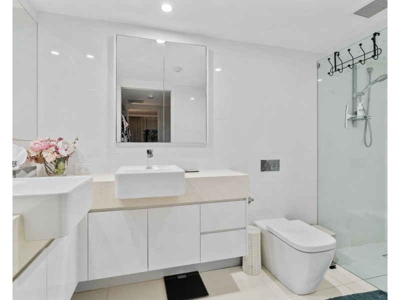 4/828 Pacific Parade, Currumbin QLD 4223