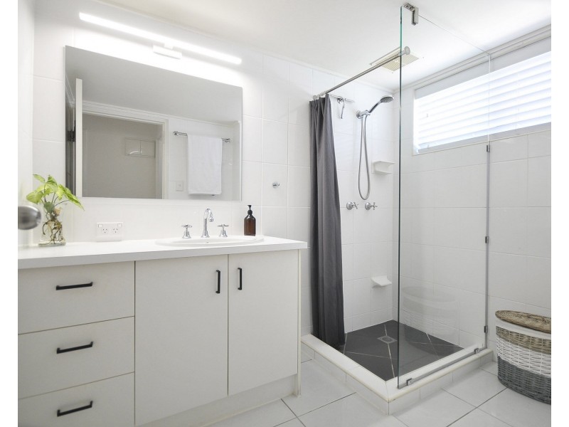 4/69 Golden Four Drive, Bilinga QLD 4225