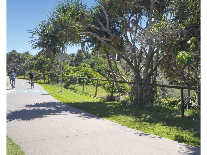 4/69 Golden Four Drive, Bilinga QLD 4225