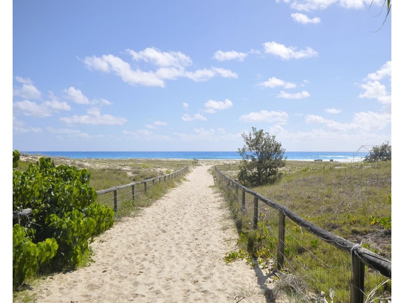 4/69 Golden Four Drive, Bilinga QLD 4225